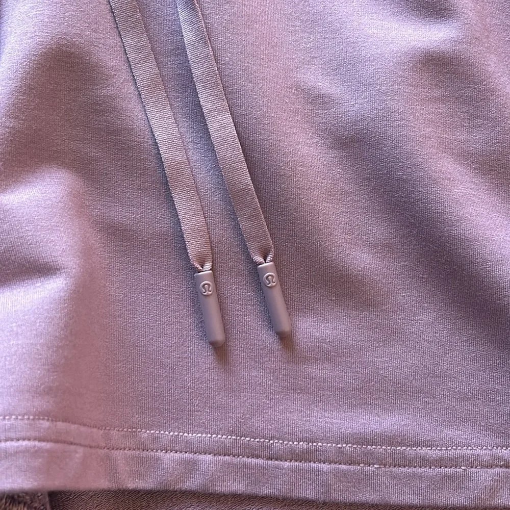 Lululemon‎ Every Moment Short 3” Vintage Quartz Size 4 - Picture 4 of 8